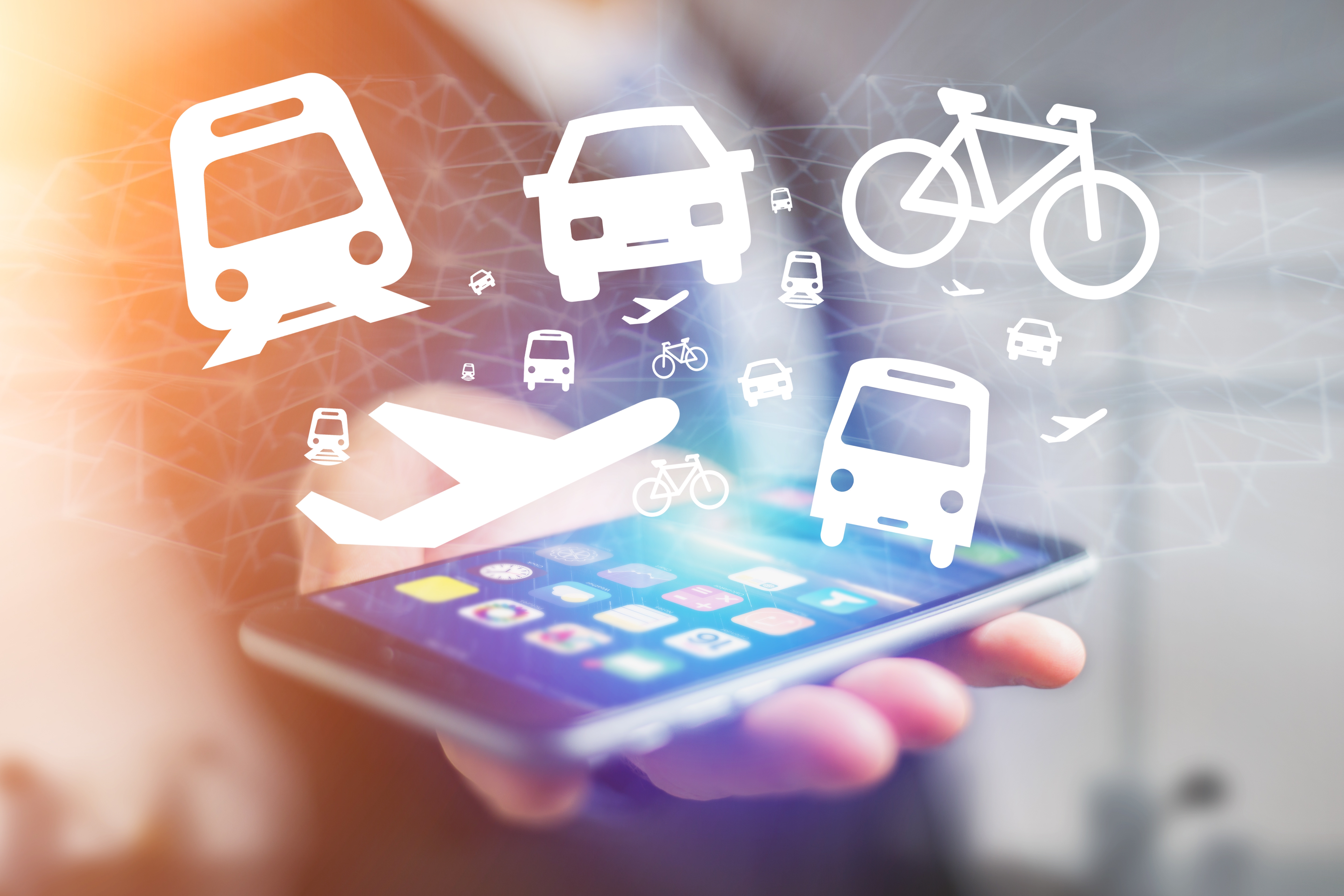 Digital Transportwege ermitteln - Smartphone, aus dem bildlich verschiedene Transportmittel (Fahrrad, Bahn, Auto) erscheinen Digital Transportwege ermitteln - Smartphone, aus dem bildlich verschiedene Transportmittel (Fahrrad, Bahn, Auto) erscheinen