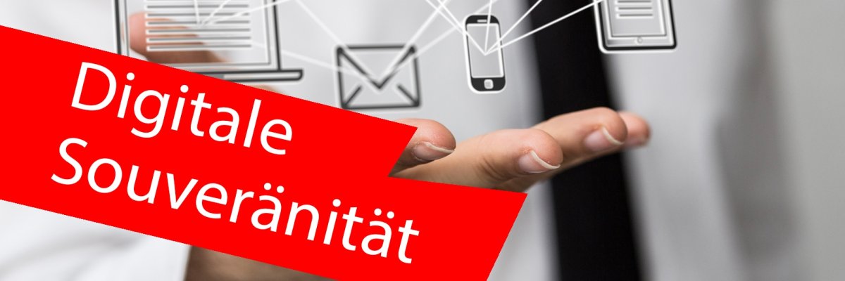 Über rechter Hand eines Mannes befindet sich vernetzte Symbolbilder von Computer, Cloud, Datenordnern usw. Im Vordergrund ein roter Balken mit der Aufschrift "Digitale Souveränität". Über rechter Hand eines Mannes befindet sich vernetzte Symbolbilder von Computer, Cloud, Datenordnern usw. Im Vordergrund ein roter Balken mit der Aufschrift "Digitale Souveränität".